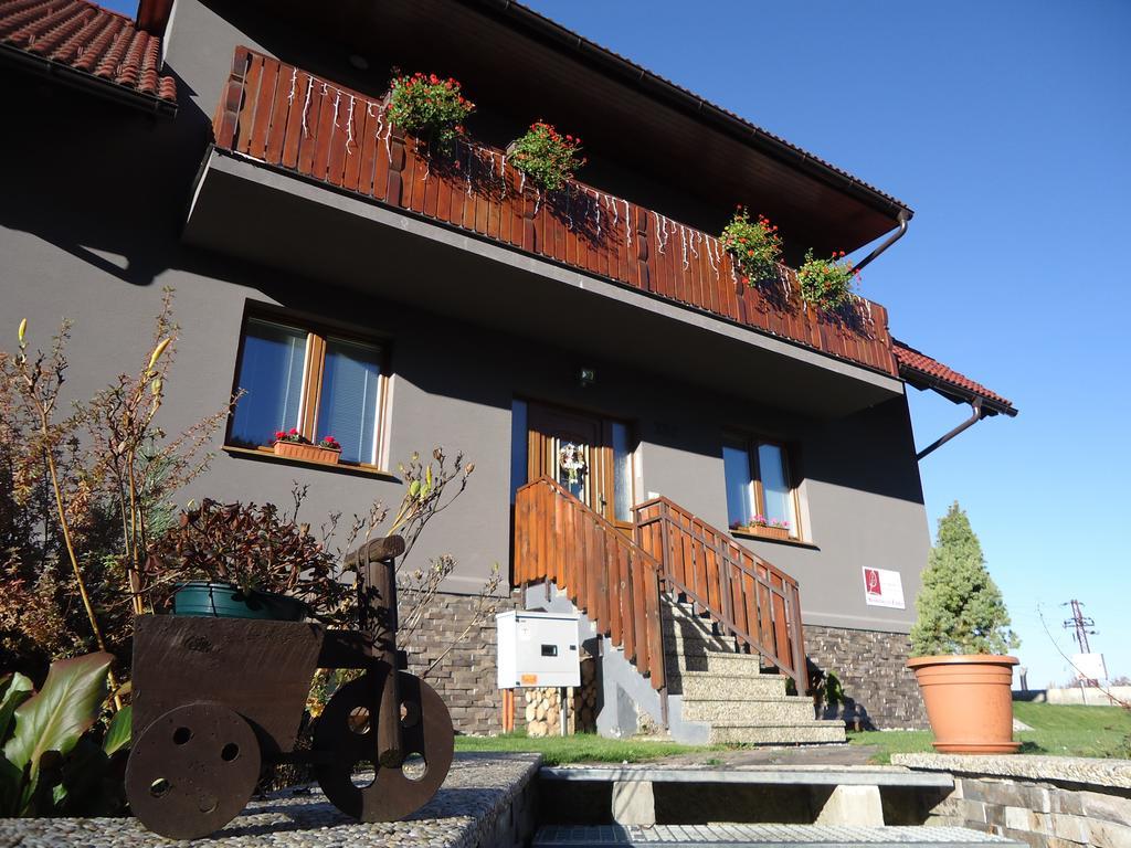 Apartmány Lipka Pavčina Lehota Exterior foto